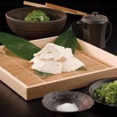 ダイナミックキッチン＆バー 響 新宿サザンタワー店_宮崎　椎葉村「盛田屋豆腐店」雪肌豆腐