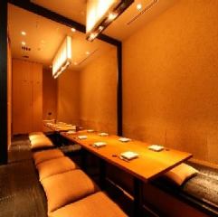 Dynamic Kitchen ＆ Bar 響 新宿サザンタワー店_最大20名様ご利用可能な掘り炬燵タイプ完全個室（クローク有）