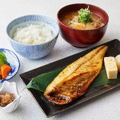 ダイナミックキッチン＆バー 響 新宿サザンタワー店_週替わり魚　銀シャリ御膳