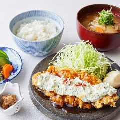 ダイナミックキッチン＆バー 響 新宿サザンタワー店_チキン南蛮　銀シャリ御膳