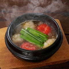 ダイナミックキッチン＆バー 響 新宿サザンタワー店_行者菜と牛モツの白チゲ