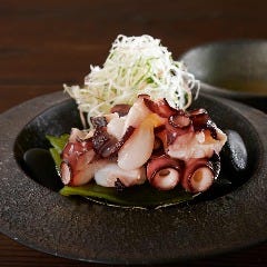 ダイナミックキッチン＆バー 響 新宿サザンタワー店_ぶつ切り蛸と茎若芽の出汁しゃぶ仕立て