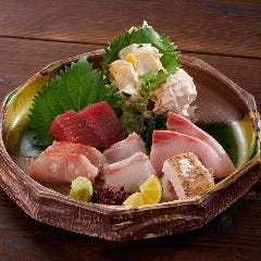 ダイナミックキッチン＆バー 響 新宿サザンタワー店_刺身盛り合わせ