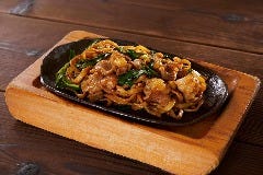 ダイナミックキッチン＆バー 響 新宿サザンタワー店_行者菜と牛モツのソース焼きそば