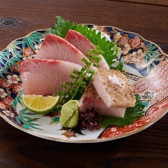 鰤造り ~刺身・焼き霜造り~ Dynamic Kitchen & Bar 響 新宿サザンタワー店_鰤造り ~刺身・焼き霜造り~