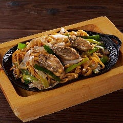 牡蠣と九条葱の焼きそば Dynamic Kitchen & Bar 響 新宿サザンタワー店_牡蠣と九条葱の焼きそば