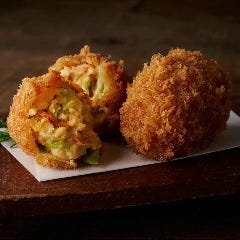 Dynamic Kitchen ＆ Bar 響 新宿サザンタワー店_桜海老と春キャベツのクリームコロッケ