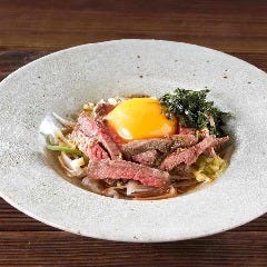 Dynamic Kitchen ＆ Bar 響 新宿サザンタワー店_ローストビーフ山椒ユッケ