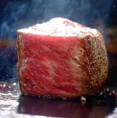 Dynamic Kitchen ＆ Bar 響 新宿サザンタワー店_黒毛和牛サーロインステーキ　100g