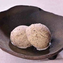 Dynamic Kitchen ＆ Bar 響 新宿サザンタワー店_黒豆アイス