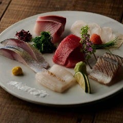 刺身六種盛り合わせ Dynamic Kitchen & Bar 響 新宿サザンタワー店_刺身六種盛り合わせ