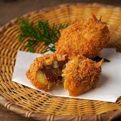 鹿児島県 熟成紅はるかの塩コロッケ ~北海道産小林牧場ブルーチーズ使用~ Dynamic Kitchen & Bar 響 新宿サザンタワー店_鹿児島県 熟成紅はるかの塩コロッケ ~北海道産小林牧場ブルーチーズ使用~