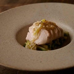 生姜と葱だれの白よだれ鶏 Dynamic Kitchen & Bar 響 新宿サザンタワー店_生姜と葱だれの白よだれ鶏