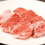 国産牛カルビ…霜降りの美味しいお肉をリーズナブルにご提供！