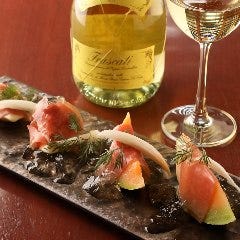 ピザとワイン トリバキッチン grits 本町店