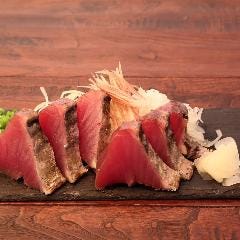 当店人気No1の鰹の藁焼きは、調理シーンも大迫力!!