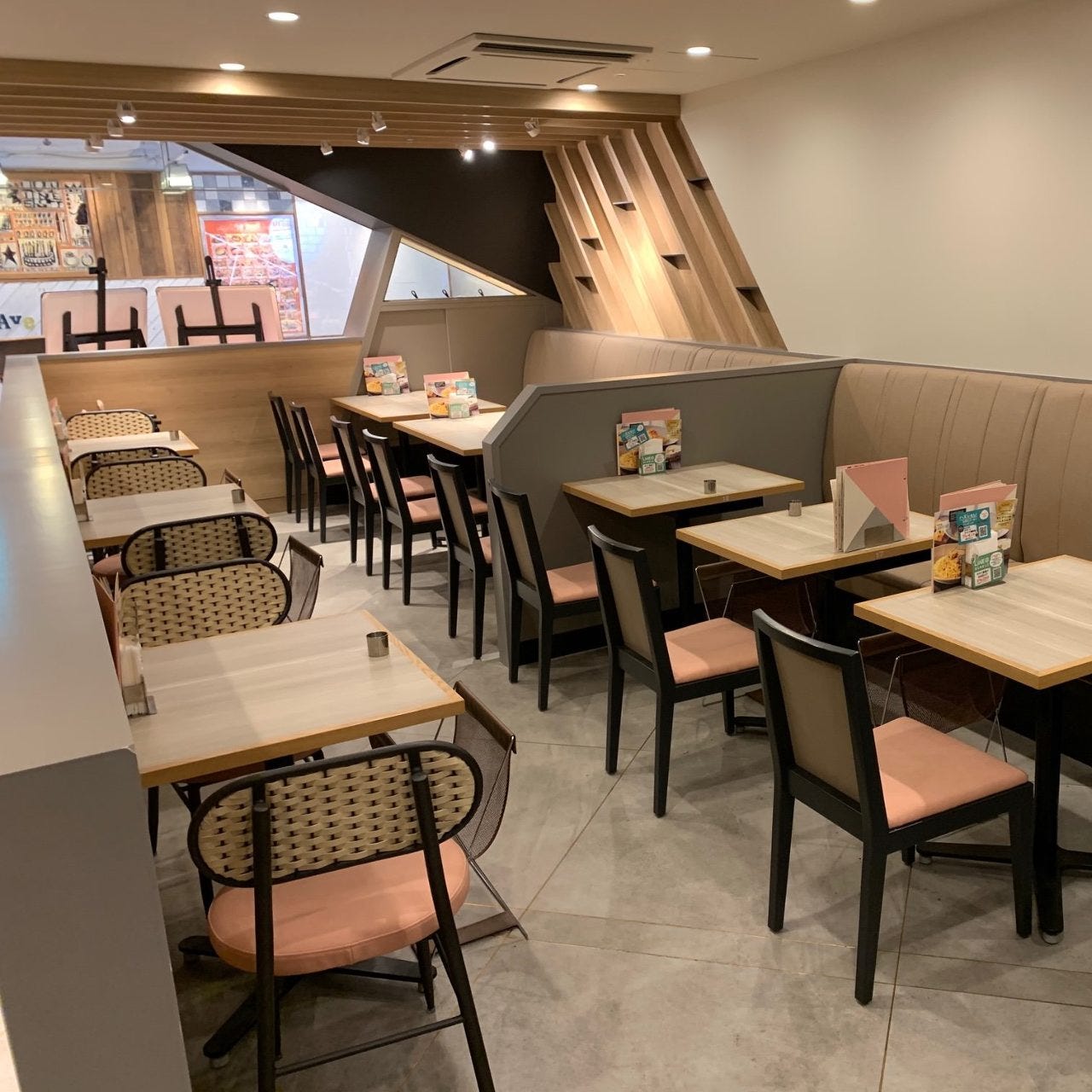 Kamakura Pasta Fresca ルミネエスト新宿店 店内 ぐるなび