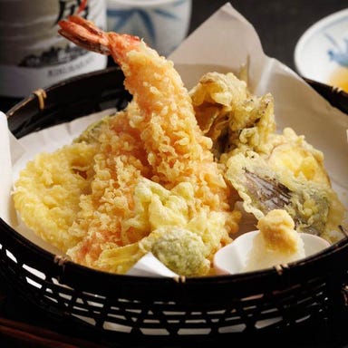 日本料理 みやび_熟練の技で揚げる、サクサクの「季節の天ぷら」