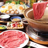 季節を問わず人気のある「すき焼き」「しゃぶしゃぶ」
やわらかい黒毛和牛に舌鼓。