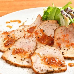 旨みたっぷり◎丁寧に焼き上げた『ローストポーク』がオススメ