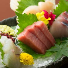 大阪中央市場より新鮮な魚介を仕入れ