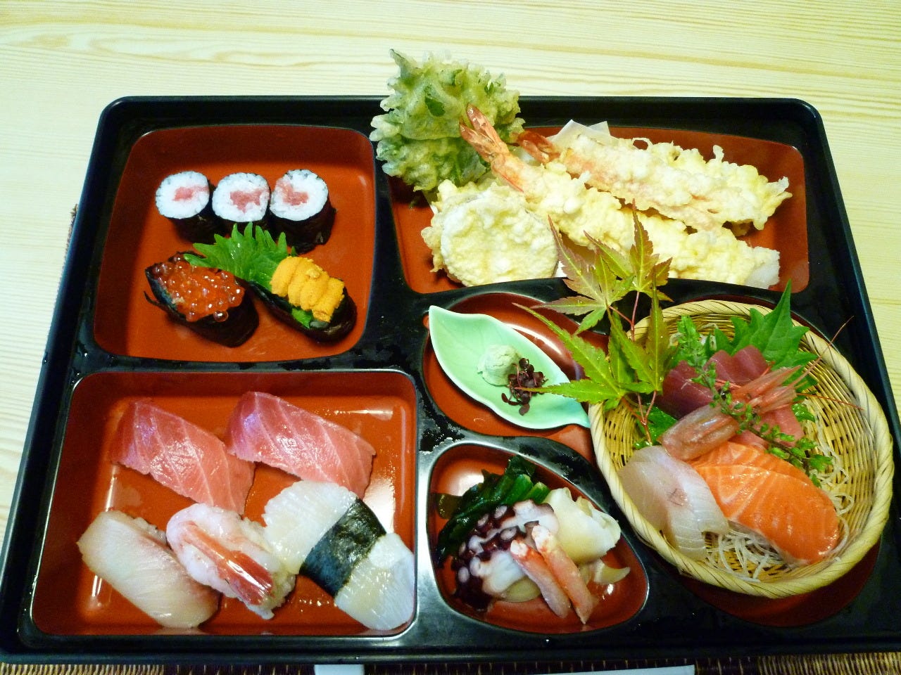 元禄鮨 老舗寿司屋 食事処 元禄鮨 老舗寿司屋 食事処