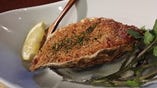 冬季限定★広島産牡蠣の丸ごと！『げんこつ』スタイル★
広島産の粒かきと牡蠣しんじょうを殻に詰め込んで
パン粉を乗せて調理しています！
