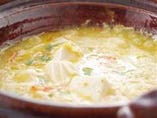 上海蟹味噌と豆腐の土鍋煮込み