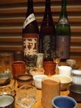 【日本酒】も月替わりで品揃え
お好きな盃を数十種類から…