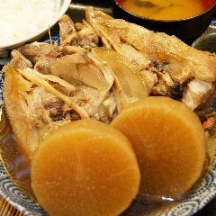 人気メニューのあら大根をコースへ組み込みました。栄養豊富です