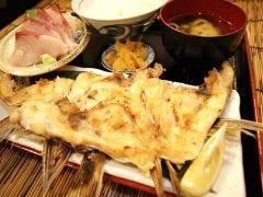炙りものは日により異なります。鰤や鯛…あら塩でどうぞ