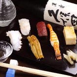 お寿司盛り合わせ【明石産を中心に天然近海活魚を使用。】