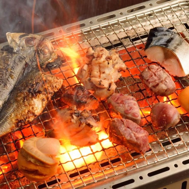 【当店名物！炭火網焼き料理】
素材の旨みをそのままに堪能！！