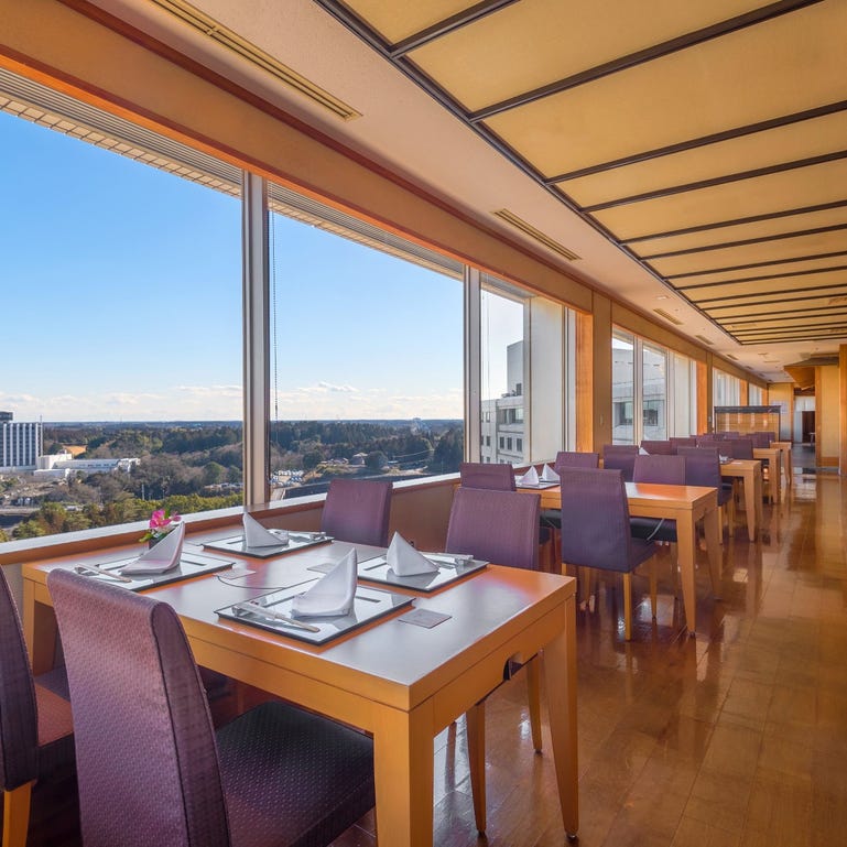 日本料理 あづま_ホール席 最大50名様