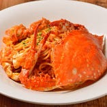 歴代人気No.1、渡り蟹を丸ごと使用した贅沢な一皿をご提供！