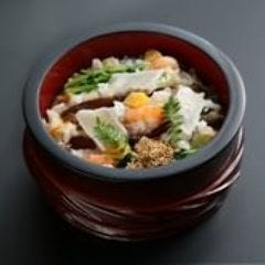 450年の歴史を誇る酒ずしは一昼夜寝かせた押し寿司・なれ寿司