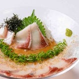 郷土料理胡麻サバを黒太鼓オリジナルアレンジ胡麻ブリ。