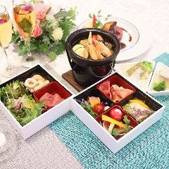 重箱と鍋付きコースをひとり占め!お一人ごとの提供で安心♪