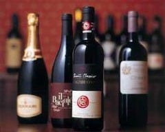 約２０種あるイタリアワイン 食事にあわせてお選びください♪