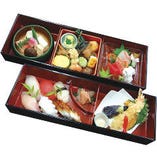 にぎり幕の内6,000円（店内飲食税抜/5,455円）吸物付