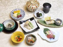 平日お昼の限定三条会席コース3,850円（税抜/3,500円）