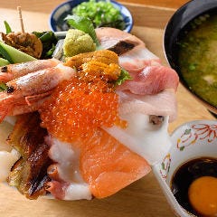 海鮮魚樽丼