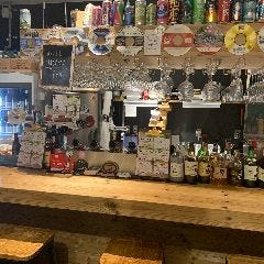 カウンターのサーバーは6TAP！