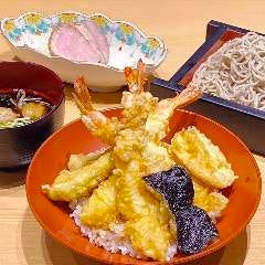 いなたや 丸の内パレスビル店_《土曜限定メニュー》上天ぷらの丼と蕎麦
　海老天3尾と野菜天ぷらのボリューム抜群♪限定メニュー！！！