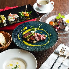 デザートまでCRAUの名物料理が堪能出来る大満足ランチコース。
