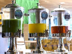 「京都祇園辻利」のほうじ茶と煎茶が飲み放題のtea bar！