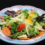 彩りデトックス野菜のサラダ