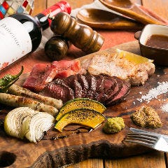 ジューシーなお肉を満喫! 肉盛りコースがお店のイチオシです