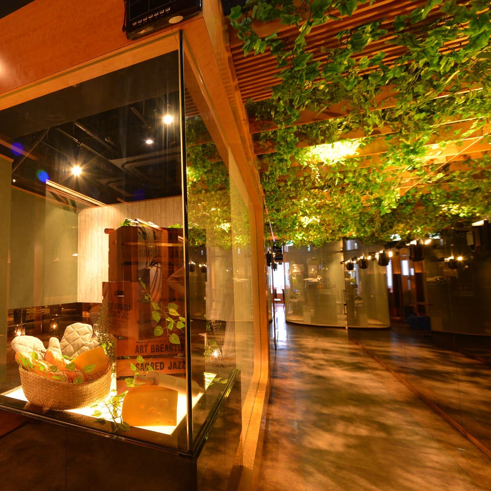 イタリアンバル Cheese Square Avanti 新宿東口店 席 ぐるなび