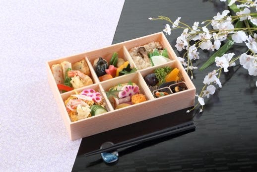 日本料理 華かんざし メニュー：(お届け)お弁当 - 楽天ぐるなび